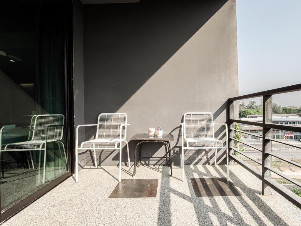 B2 Black Business And Budget Hotel Chiang Mai Exterior photo