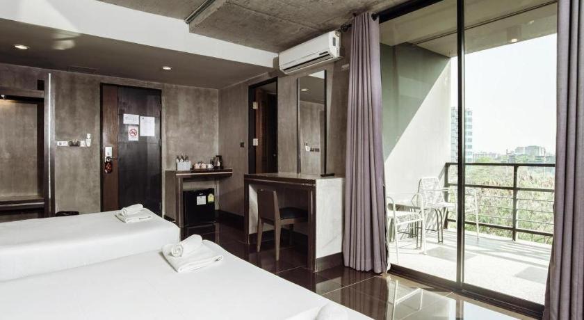 B2 Black Business And Budget Hotel Chiang Mai Exterior photo